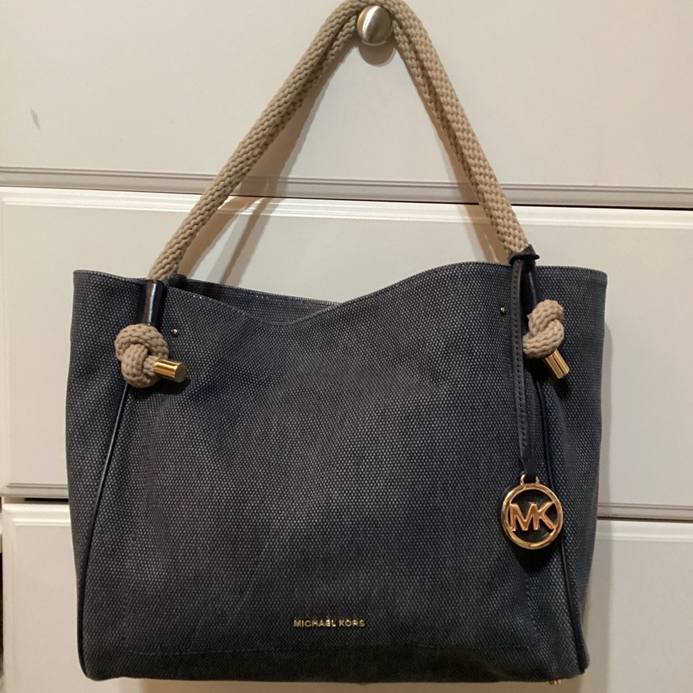 MICHAEL Michael Kors Isla Tote